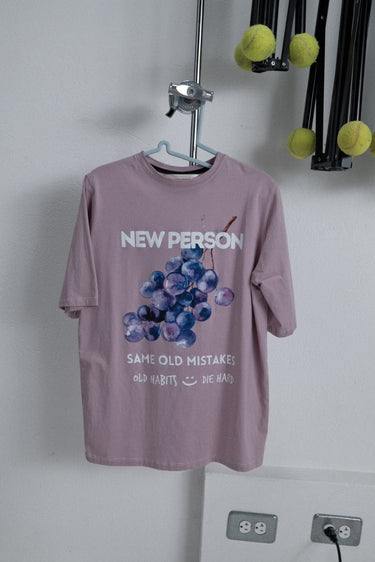 CAMISETA OVERDOSE - NEW PERSON ROSADA