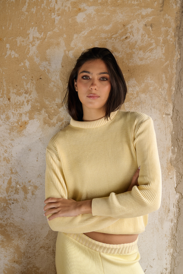 CONJUNTO TEJIDO SACO AMARILLO