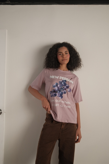 CAMISETA OVERDOSE - NEW PERSON ROSADA