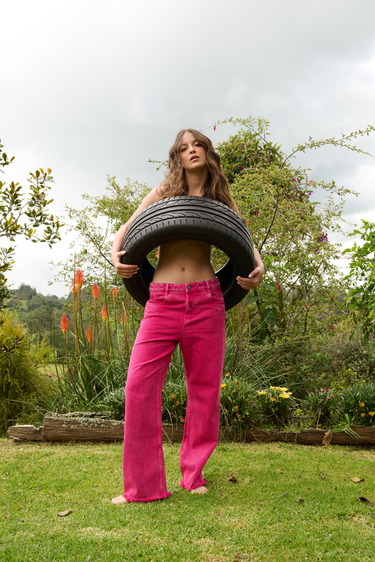 THE SUMMER JEAN- HOT PINK