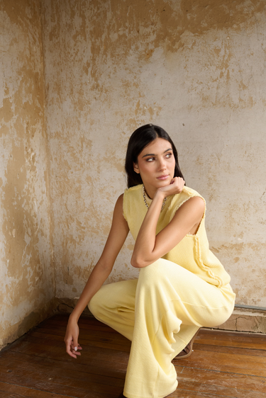 CONJUNTO TEJIDO CHALECO AMARILLO